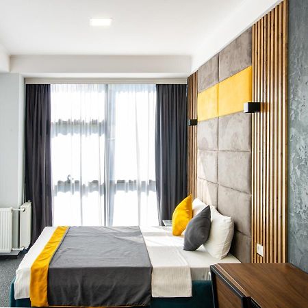 Bg Palace Hotel 第比利斯 外观 照片