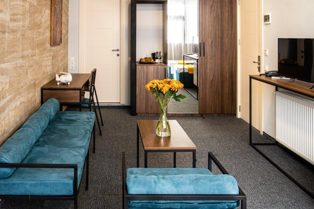 Bg Palace Hotel 第比利斯 外观 照片
