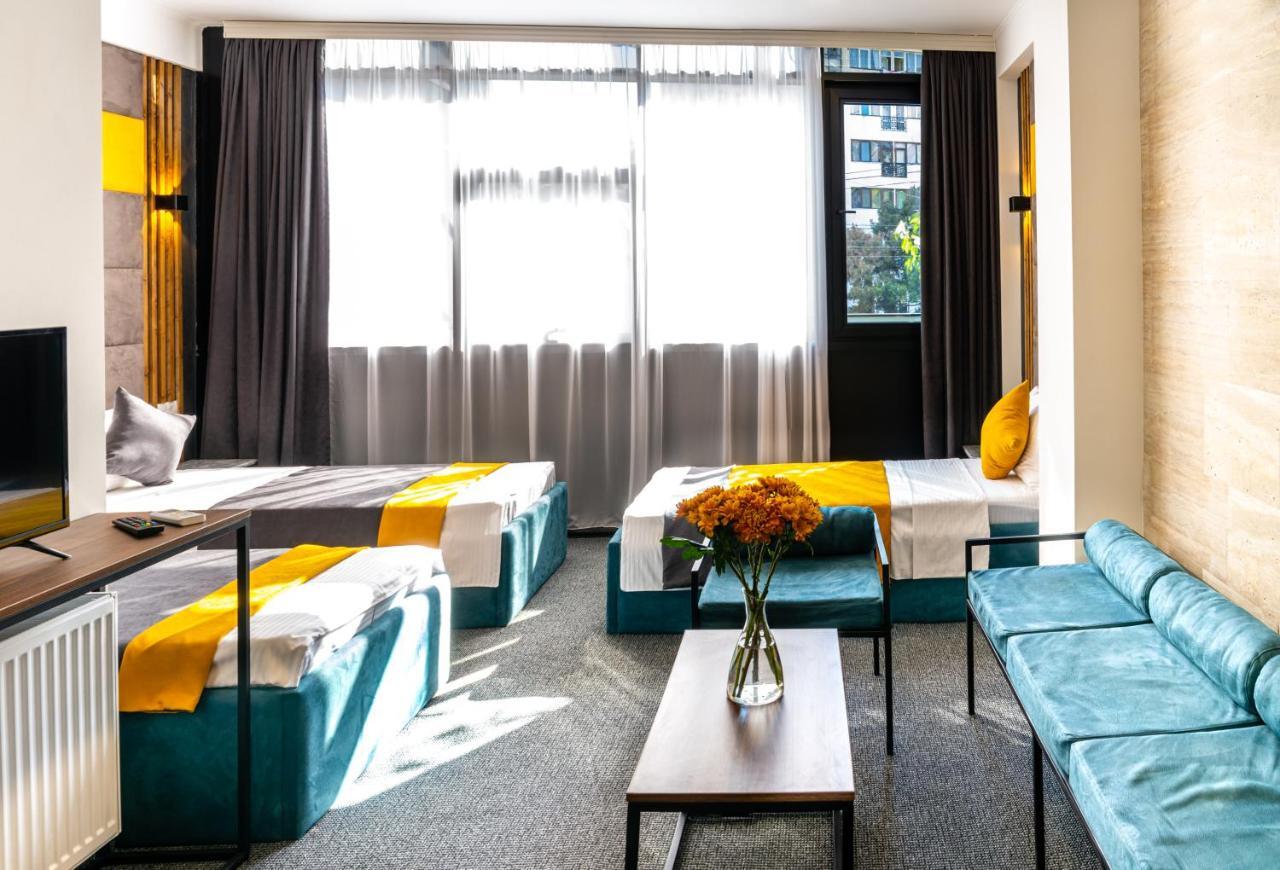 Bg Palace Hotel 第比利斯 外观 照片