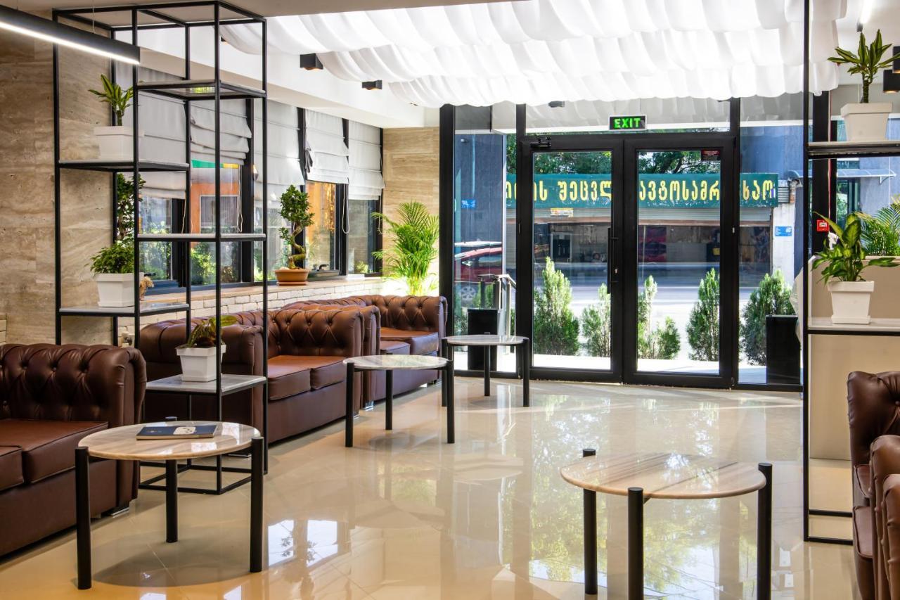 Bg Palace Hotel 第比利斯 外观 照片