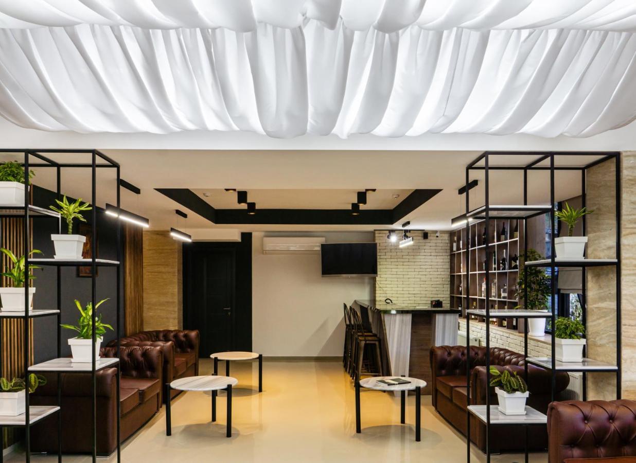 Bg Palace Hotel 第比利斯 外观 照片